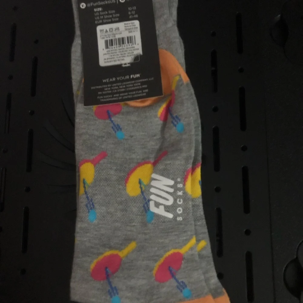 Ping pong lover fun Socks Men’s Gray Novelty Dress Crew Socks